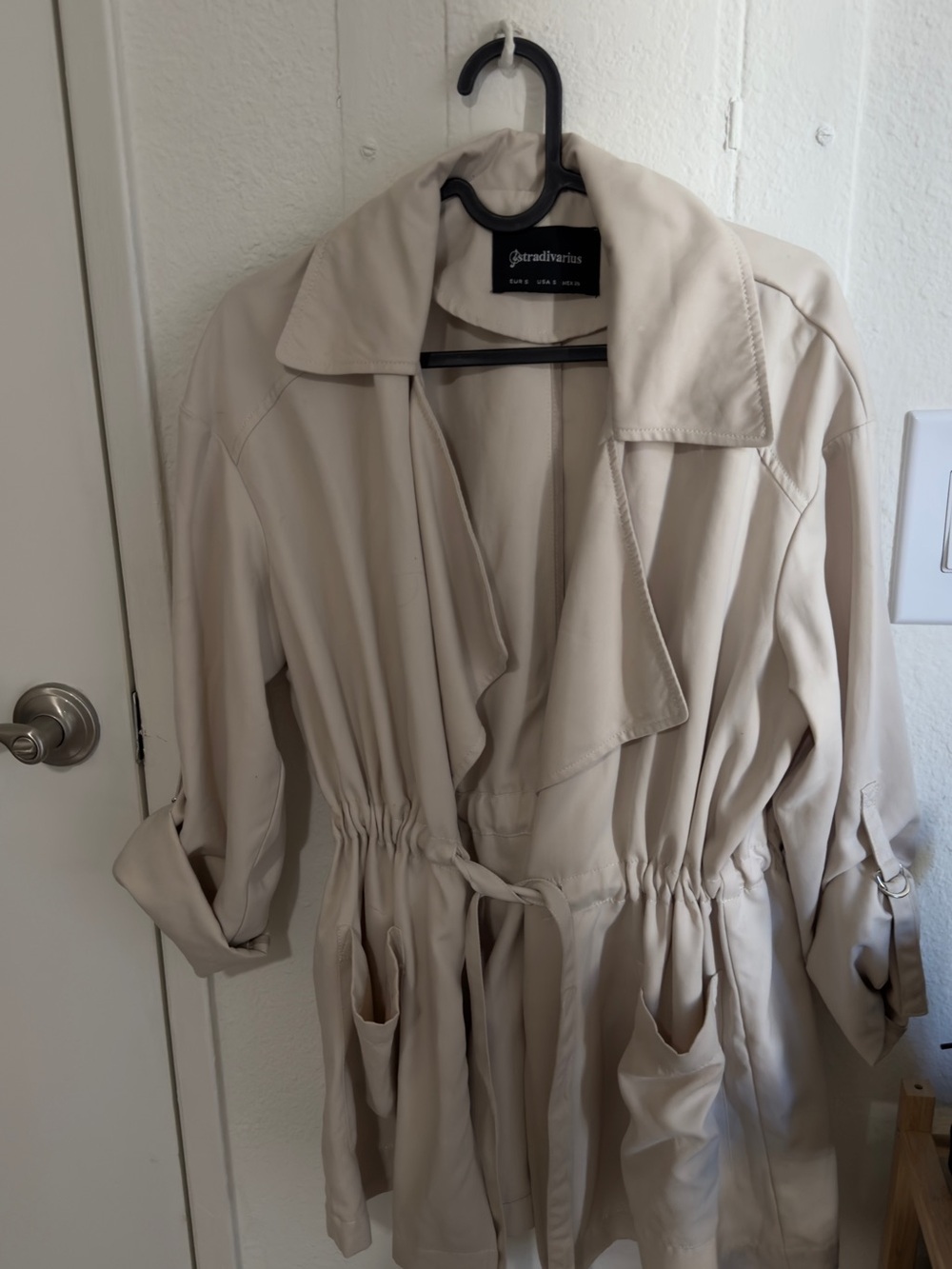stradivarius Lightweight Cream Trench Coat with Drawstring Waist
